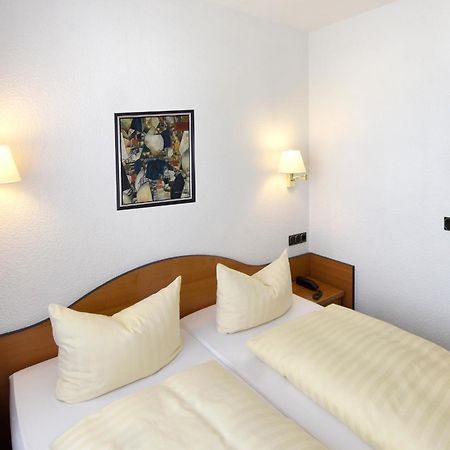 Lat Hotel & Apartmenthaus Berlin Eisenhüttenstadt エクステリア 写真