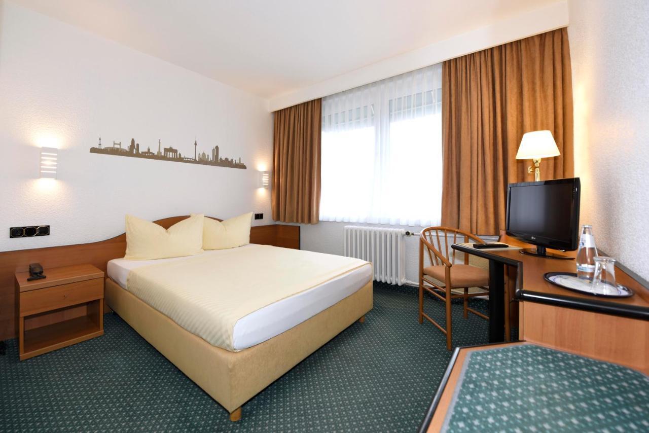 Lat Hotel & Apartmenthaus Berlin Eisenhüttenstadt エクステリア 写真
