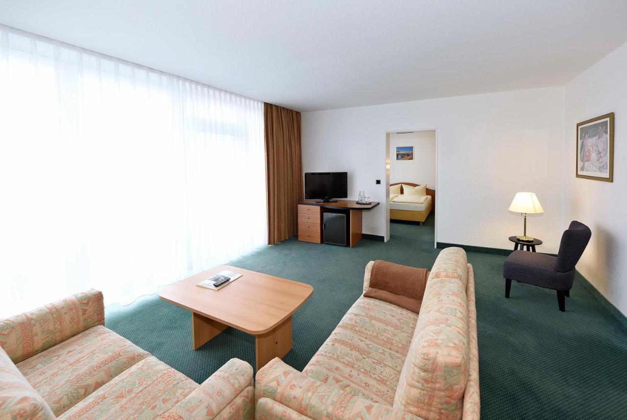 Lat Hotel & Apartmenthaus Berlin Eisenhüttenstadt エクステリア 写真