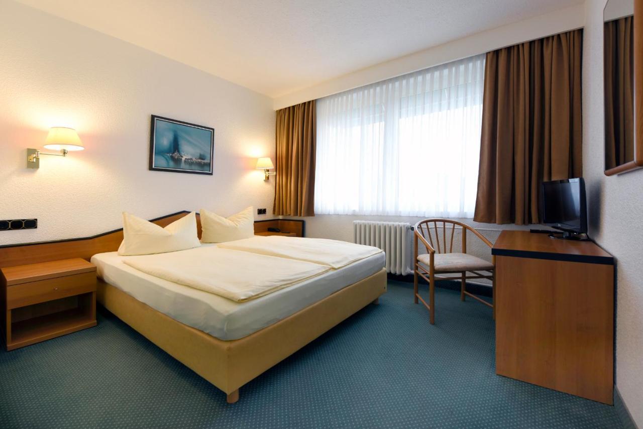 Lat Hotel & Apartmenthaus Berlin Eisenhüttenstadt エクステリア 写真