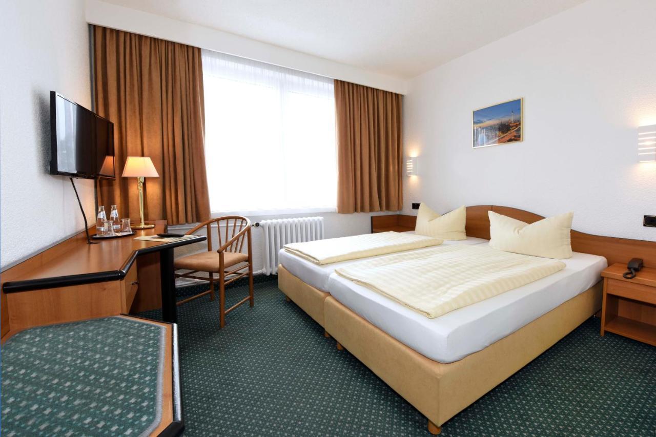 Lat Hotel & Apartmenthaus Berlin Eisenhüttenstadt エクステリア 写真