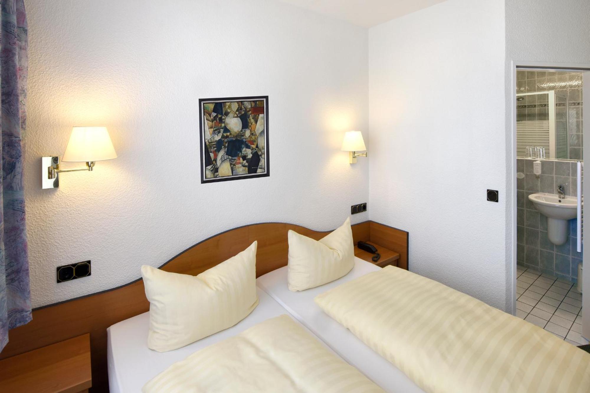Lat Hotel & Apartmenthaus Berlin Eisenhüttenstadt エクステリア 写真