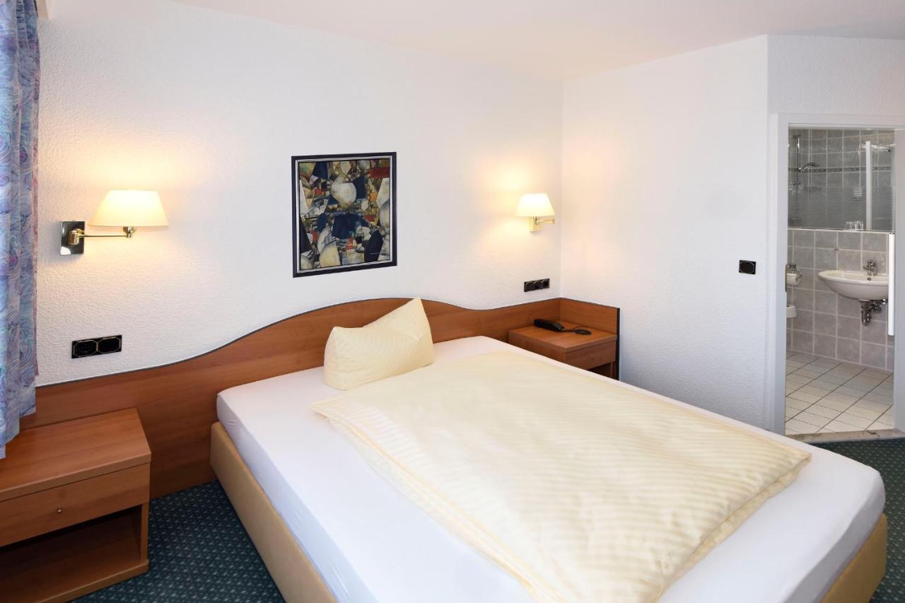 Lat Hotel & Apartmenthaus Berlin Eisenhüttenstadt エクステリア 写真