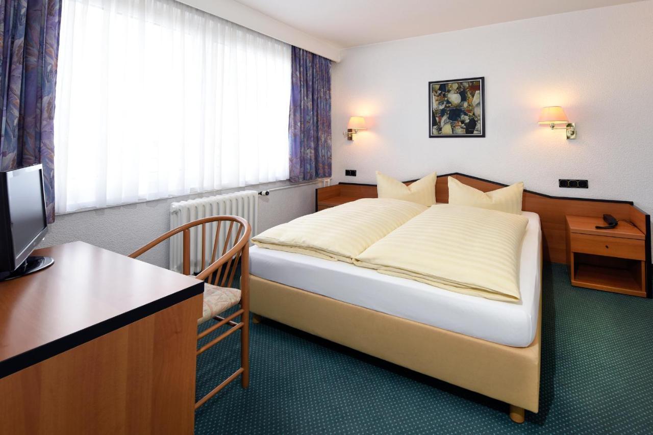 Lat Hotel & Apartmenthaus Berlin Eisenhüttenstadt エクステリア 写真