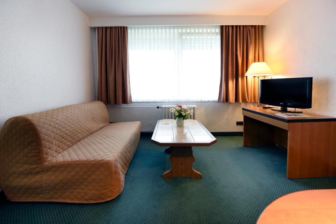 Lat Hotel & Apartmenthaus Berlin Eisenhüttenstadt エクステリア 写真